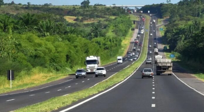 dnit-firma-contrato-de-r$-179-mi-para-duplicacao-e-obras-de-seguranca-em-trecho-da-br-324-na-bahia