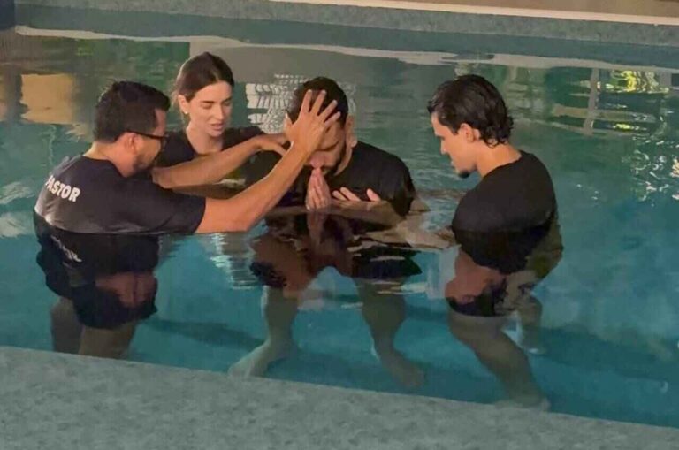 jogador-lucas-paqueta-e-batizado-dias-antes-de-decisao-judicial-que-pode-bani-lo-do-futebol