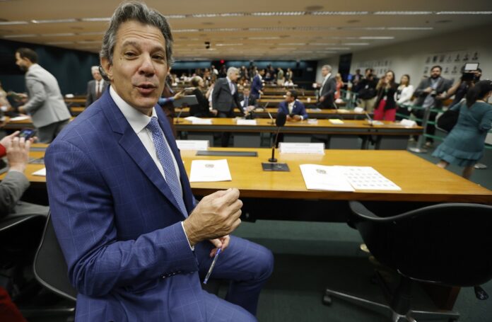 haddad-faz-aceno-a-hugo-motta-e-diz-que-ele-esta-querendo-‘ajudar-o-brasil’