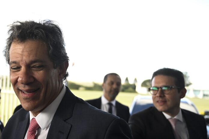 haddad-afirma-que-medidas-fiscais-para-substituir-iof-atingem-‘moradores-da-cobertura’