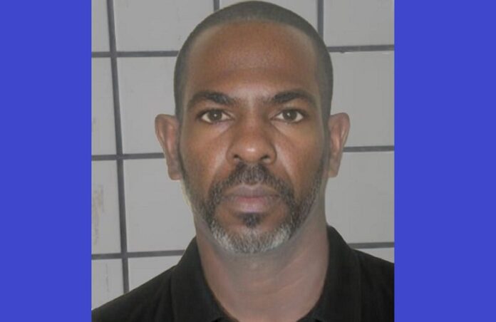 policiais-acham-drogas-escondidas-em-capacete-e-prende-homem-por-trafico-em-alcobaca