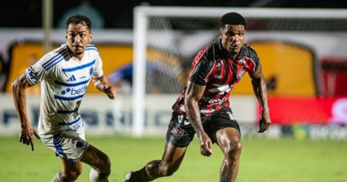 vitoria-confirma-rompimento-de-ligamentos-do-tornozelo-de-jamerson