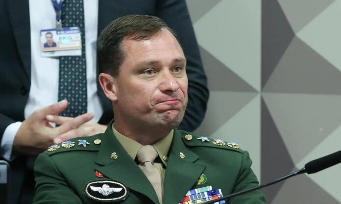 em-mesma-operacao-de-gilson-machado,-mauro-cid-recebe-pedido-de-prisao-e-sera-ouvido-pela-pf