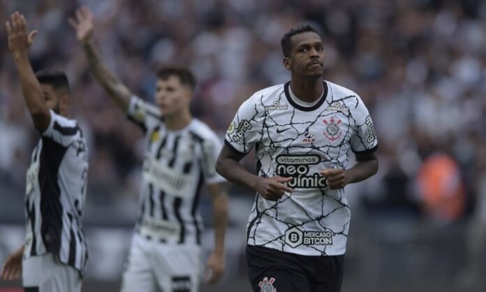 jo,-ex-jogador-do-corinthians,-e-preso-no-aeroporto-de-guarulhos-por-nao-pagar-pensao
