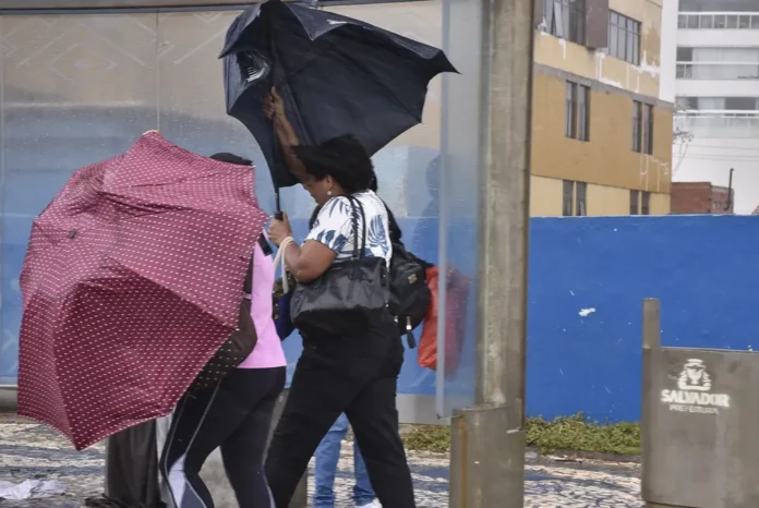 chuva-permanece?-veja-previsao-do-tempo-para-salvador-no-fim-de-semana