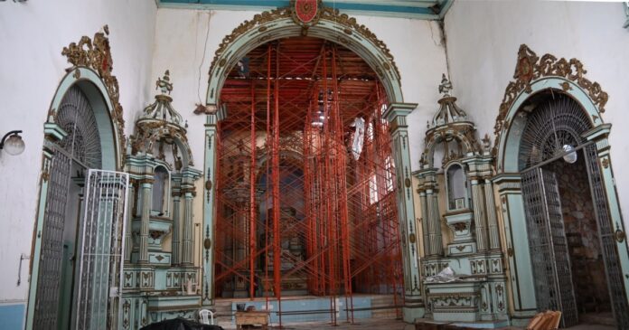 ipac-vistoria-obras-de-r$-2,2-mi-na-igreja-matriz-de-valenca;-predio-estava-sob-risco