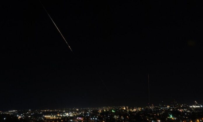 sirenes-de-alerta-voltam-a-soar-em-israel-apos-novos-ataques-do-ira