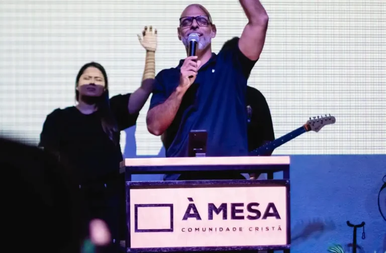 ele-deixou-a-bola-de-neve-para-liderar-uma-igreja-onde-pessoas-valem-mais-que-estruturas