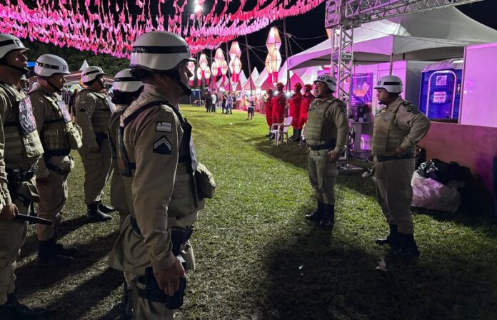 pmba-garante-seguranca-na-primeira-noite-do-37o-arraia-do-agua-fria-em-medeiros-neto