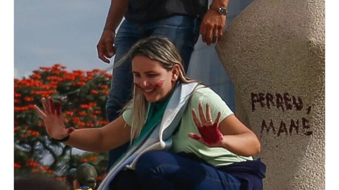 stf-nega-recurso-e-mantem-condenacao-de-mulher-que-pichou-“perdeu,-mane”-em-estatua-no-8-de-janeiro