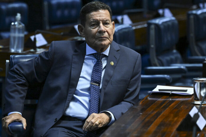 mourao-critica-postura-do-governo-lula-sobre-guerra-entre-israel-e-ira:-‘diplomacia-seletiva’