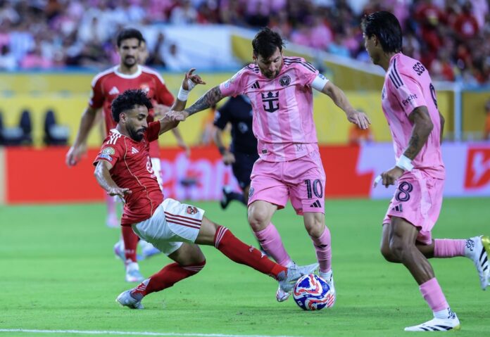 mundial-de-clubes-comeca-com-penalti-perdido,-quase-golaco-de-messi-e-empate-sem-gol-entre-al-ahly-e-inter-miami