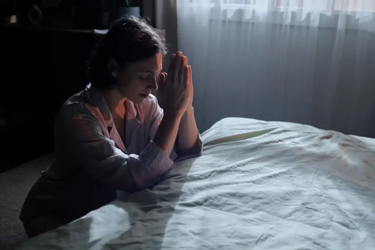 quem-ora-de-madrugada-costuma-ter-esses-7-habitos-espirituais-em-comum