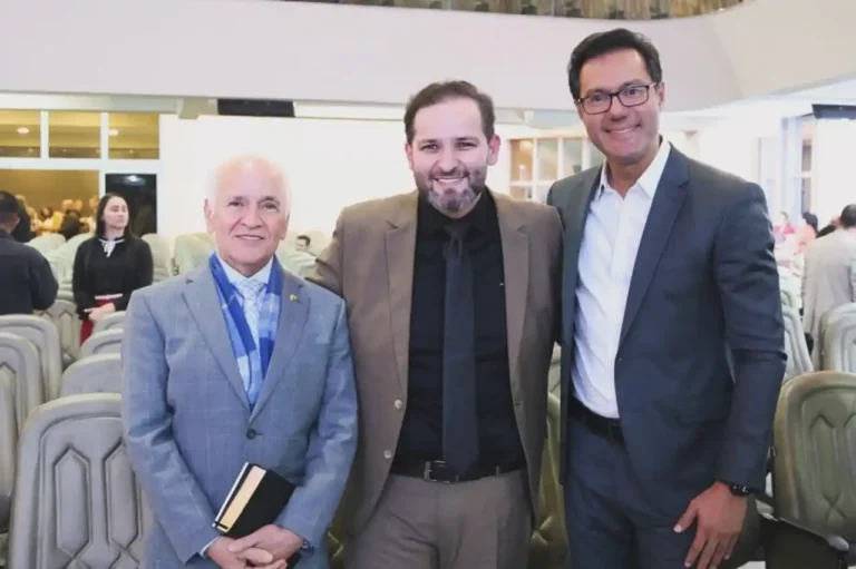 gilberto-nascimento-e-alex-de-madureira-participam-da-santa-ceia-na-adsa-brasil