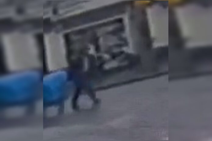 video:-empresario-chines-e-flagrado-com-corpo-de-jovem-que-matou-no-rj