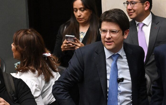 senador-colombiano-baleado-em-comicio-esta-em-estado-‘extremamente-critico’