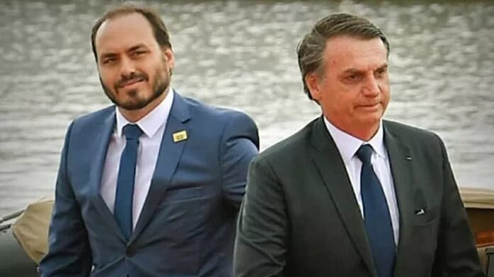 bolsonaro,-ramagem-e-carlos-sao-indiciados-em-inquerito-da-pf-sobre-abin-paralela