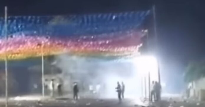 video:-espada-de-fogo-atinge-banheiro-quimico-durante-sao-joao-em-cruz-das-almas