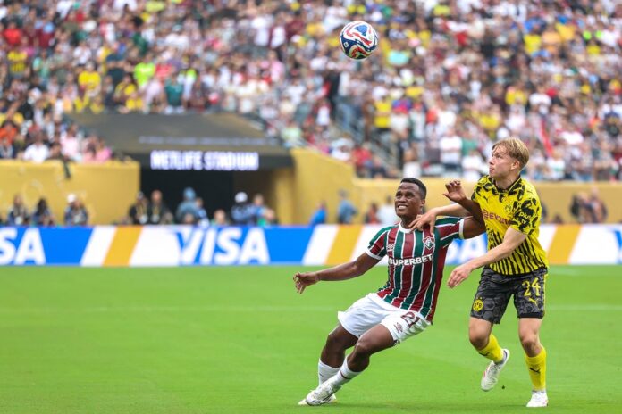 fluminense-choca-os-alemaes,-toma-conta-do-jogo,-mas-sai-com-empate-contra-o-borussia