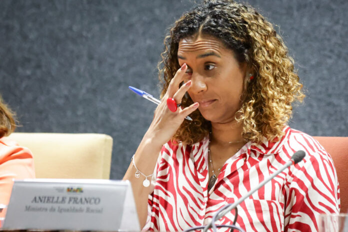 numero-2-de-anielle-em-ministerio-pede-demissao