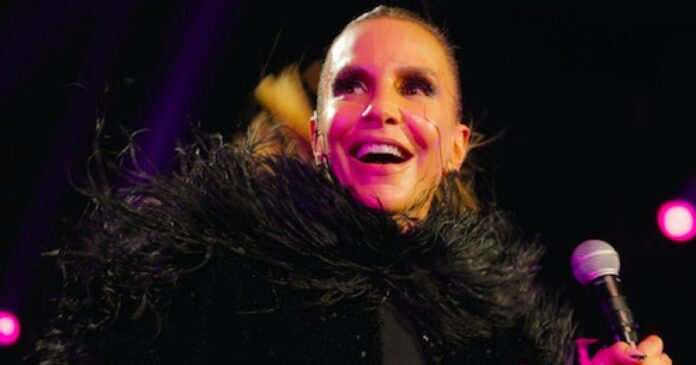 “nao-me-vejo-longe-da-musica”,-afirma-ivete-sangalo-ao-ser-questionada-sobre-aposentadoria-dos-palcos