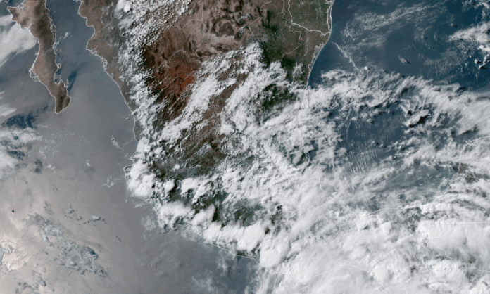 erick-se-transforma-em-furacao-no-pacifico-perto-da-costa-sudoeste-do-mexico