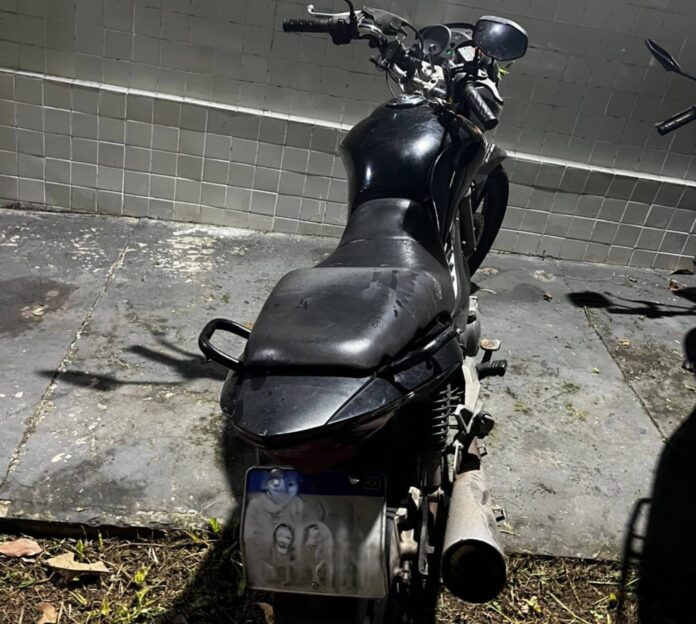 policia-militar-recupera-moto-roubada-na-regiao-metropolitana-de-salvador
