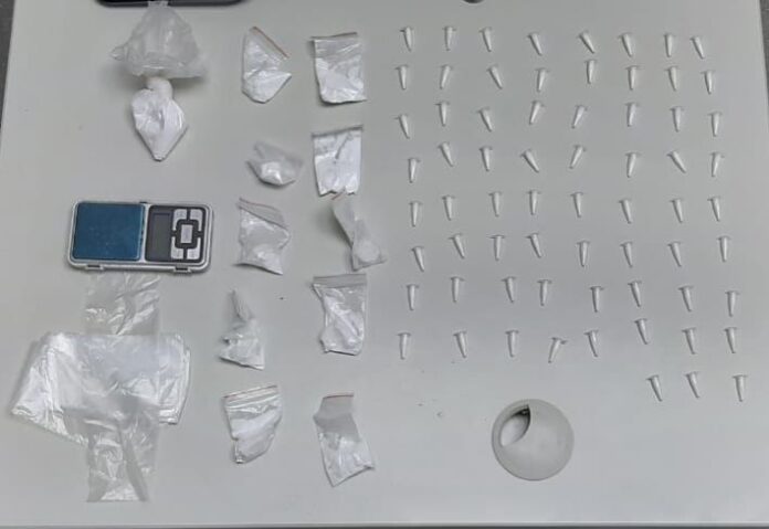 homem-e-preso-suspeito-de-trafico-de-drogas-em-camacari,-na-rms