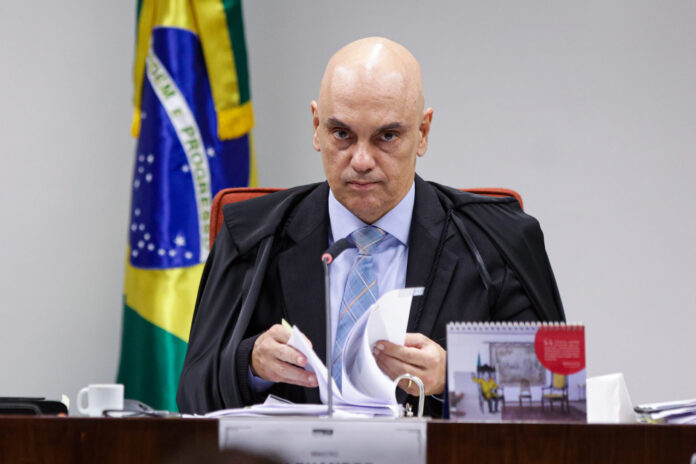 8/1:-moraes-manda-investigar-juiz-que-soltou-homem-que-quebrou-relogio