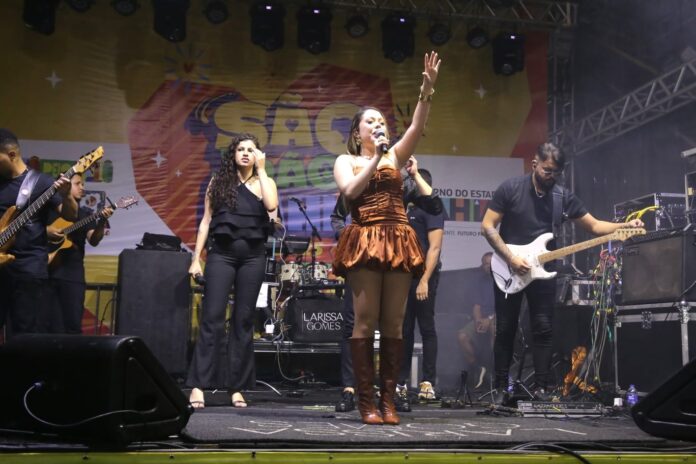 larissa-gomes-celebra-raizes-e-projeta-agenda-intensa-no-sao-joao-da-bahia:-“a-gente-espera-o-ano-todo”