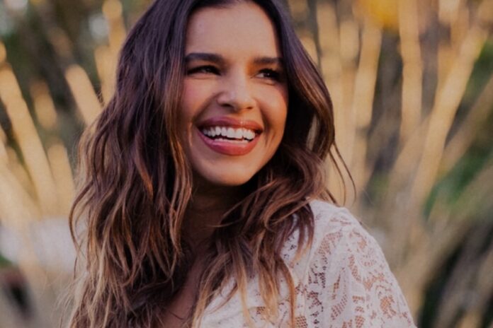 apos-anunciar-gravidez,-mariana-rios-publica-foto-rara-com-o-namorado