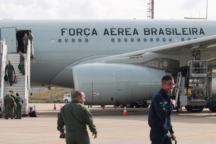 embaixada-do-brasil-em-israel-comeca-a-identificar-brasileiros-que-querem-deixar-o-pais