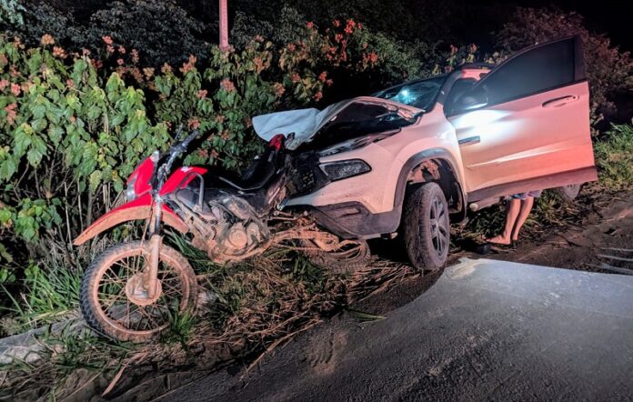 motociclista-fica-gravemente-ferido-apos-colisao-na-br-101,-em-teixeira-de-freitas