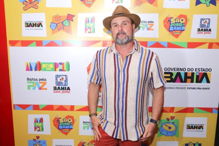 leo-estakazero-celebra-sucesso-de-“nos-dois”-com-saulo-e-destaca-forca-do-forro-baiano-no-sao-joao