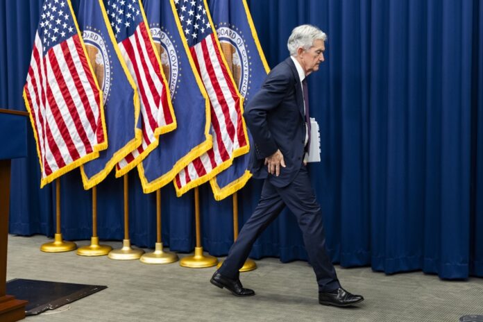 trump-chama-presidente-do-fed-de-‘completo-idiota’-e-diz-que-pode-mudar-de-ideia-sobre-demiti-lo