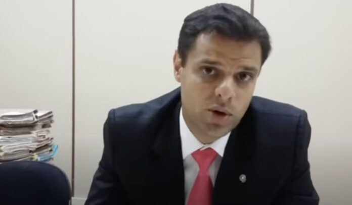 juiz-que-autorizou-soltura-de-condenado-por-destruir-relogio-de-dom-joao-vi-ja-respondeu-a-processo-no-cnj