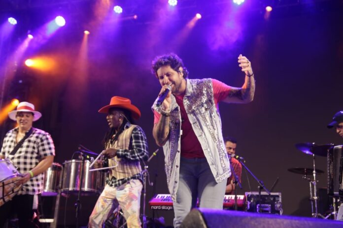 banda-jammil-sobe-ao-palco-do-pelourinho-e-apresenta-show-especial-com-repertorio-junino