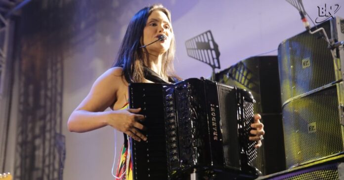 lara-amelia-critica-ausencia-de-mulheres-nas-festas-de-sao-joao-e-homenageia-flavio-jose-no-pelourinho