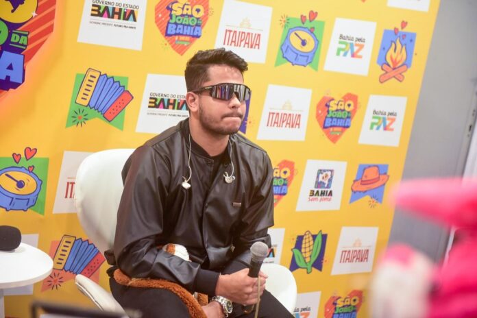 mikael-santos-comenta-sucesso-do-“gorrinho”-e-celebra-carinho-do-publico-infantil-no-sao-joao-da-bahia