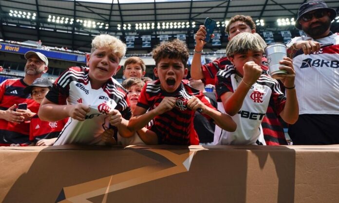 flamengo-leva-mais-de-54-mil-torcedores-ao-estadio-e-bate-recorde-de-publico-em-jogos-de-brasileiros-no-mundial-da-fifa