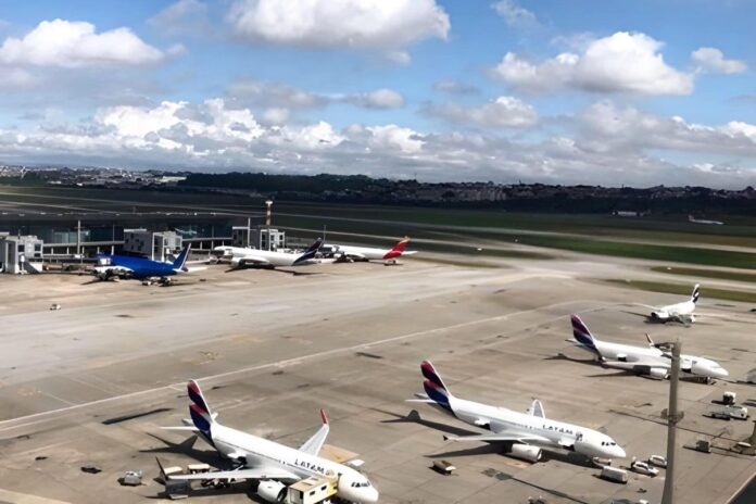 pela-2a-vez-no-mes,-drones-interrompem-voos-no-aeroporto-de-guarulhos