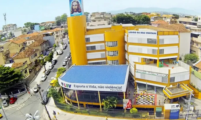 tensao-em-escola-do-rio:-estudante-de-13-anos-e-baleada