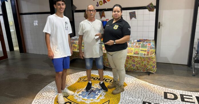 homem-e-preso-em-flagrante-apos-roubar-celular-de-idoso-durante-o-sao-joao-em-porto-seguro
