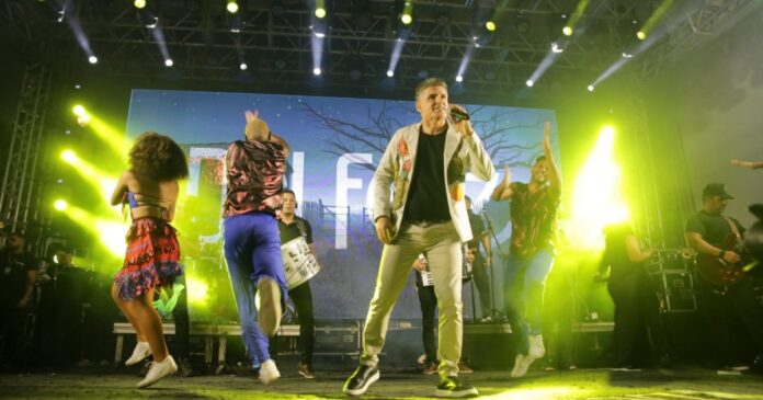 fotos:-del-feliz-leva-tradicao-ao-encerramento-do-sao-joao-da-bahia-no-pelourinho