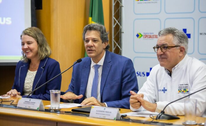 no-lancamento-do-agora-tem-especialista,-haddad-admite-que-orcamento-nao-acompanha-tamanho-do-sus
