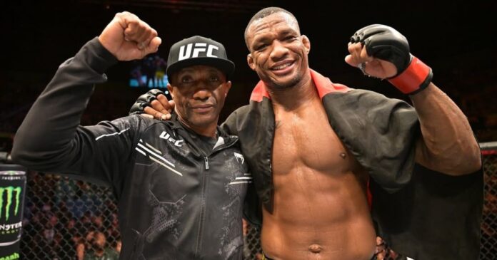 com-aposentadoria-de-jon-jones,-baiano-jailton-“malhadinho”-entra-no-top-5-dos-pesos-pesados