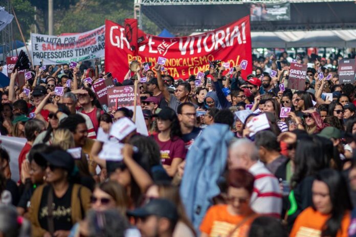 professores-aceitam-nova-proposta-do-gdf-e-encerram-greve-da-categoria