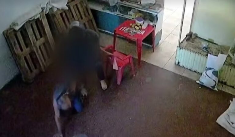 comerciante-sofre-roubo-de-r$-30-mil-apos-ficar-sob-mira-de-revolver-em-mercado-no-extremo-sul-baiano