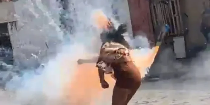 video:-mulher-e-atingida-por-espada-e-fica-gravemente-ferida