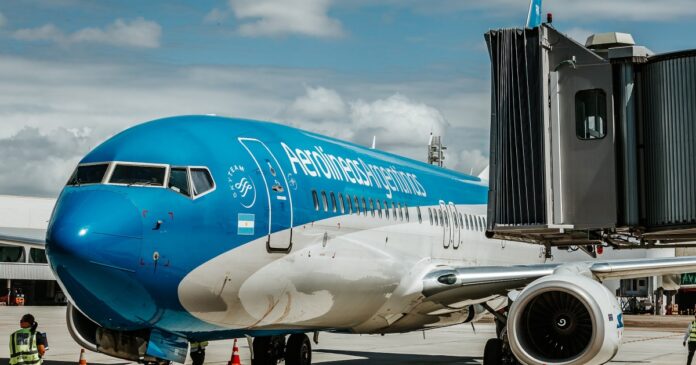 anac-impoe-restricoes-a-novas-bases-e-frequencias-da-aerolineas-argentinas-no-brasil;-salvador-e-impactada
